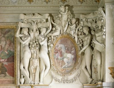 Figure femminili e cherubini che circondano un dipinto di Alessandro Magno (356-323) che addestra Bucefalo, dallo Escalier du Roi da Francesco Primaticcio